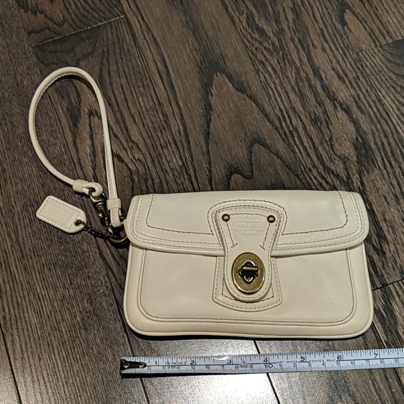 Coach Handbags - Authentic Coach wristlet Coach Handbags - Authentic Coach wristlet